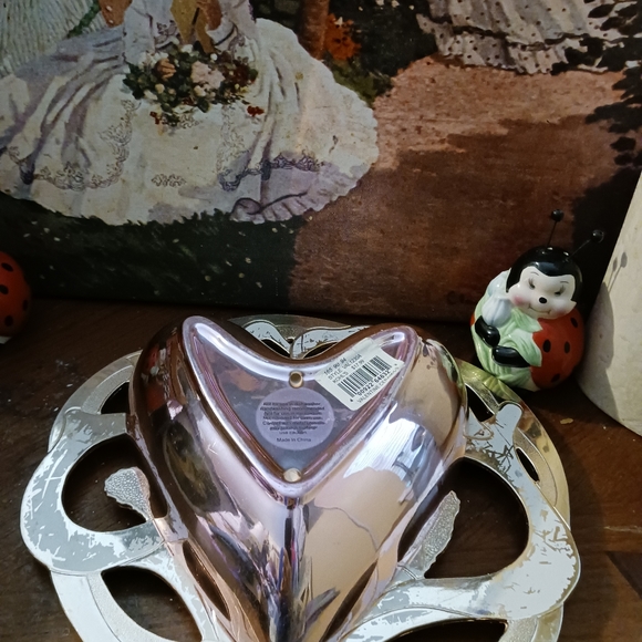 Shiny Pink Heart shaped dish And A Shiny Ceramic ✨️ "LOVE In The Air"💙 Sign. - Picture 6 of 14